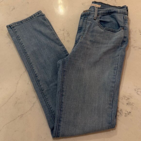Levi's High Rise Straight Light Wash Size 27 - Picture 2 of 6